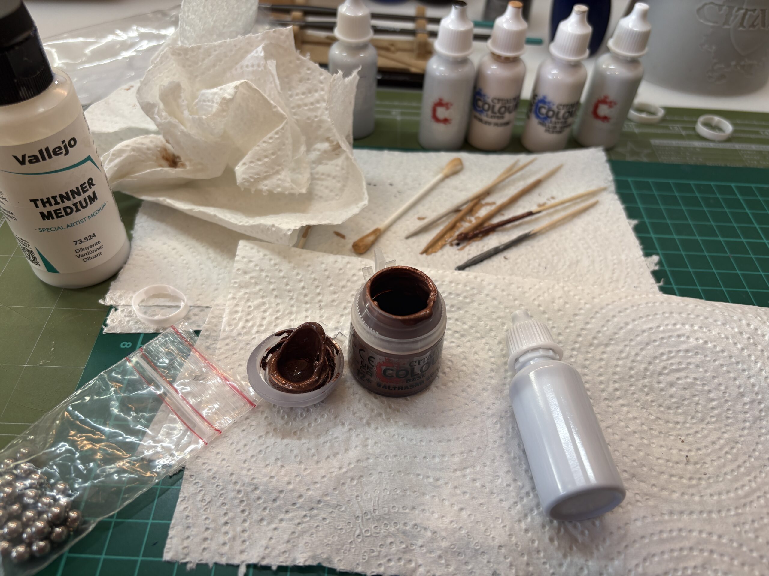 Transferring Warhammer Paints into dropper bottles